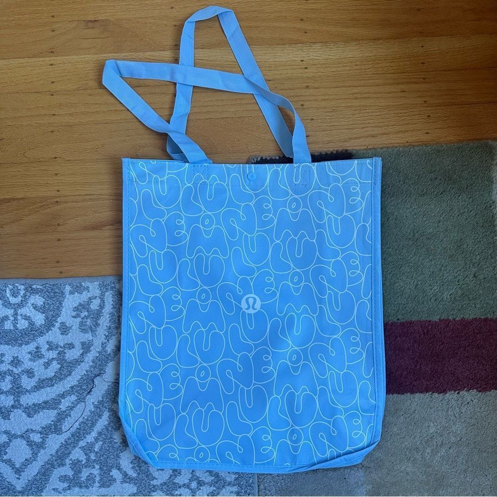 NEW 1 Lululemon Large Reusable Shopping Gift Bag Tote - bubble blue and white